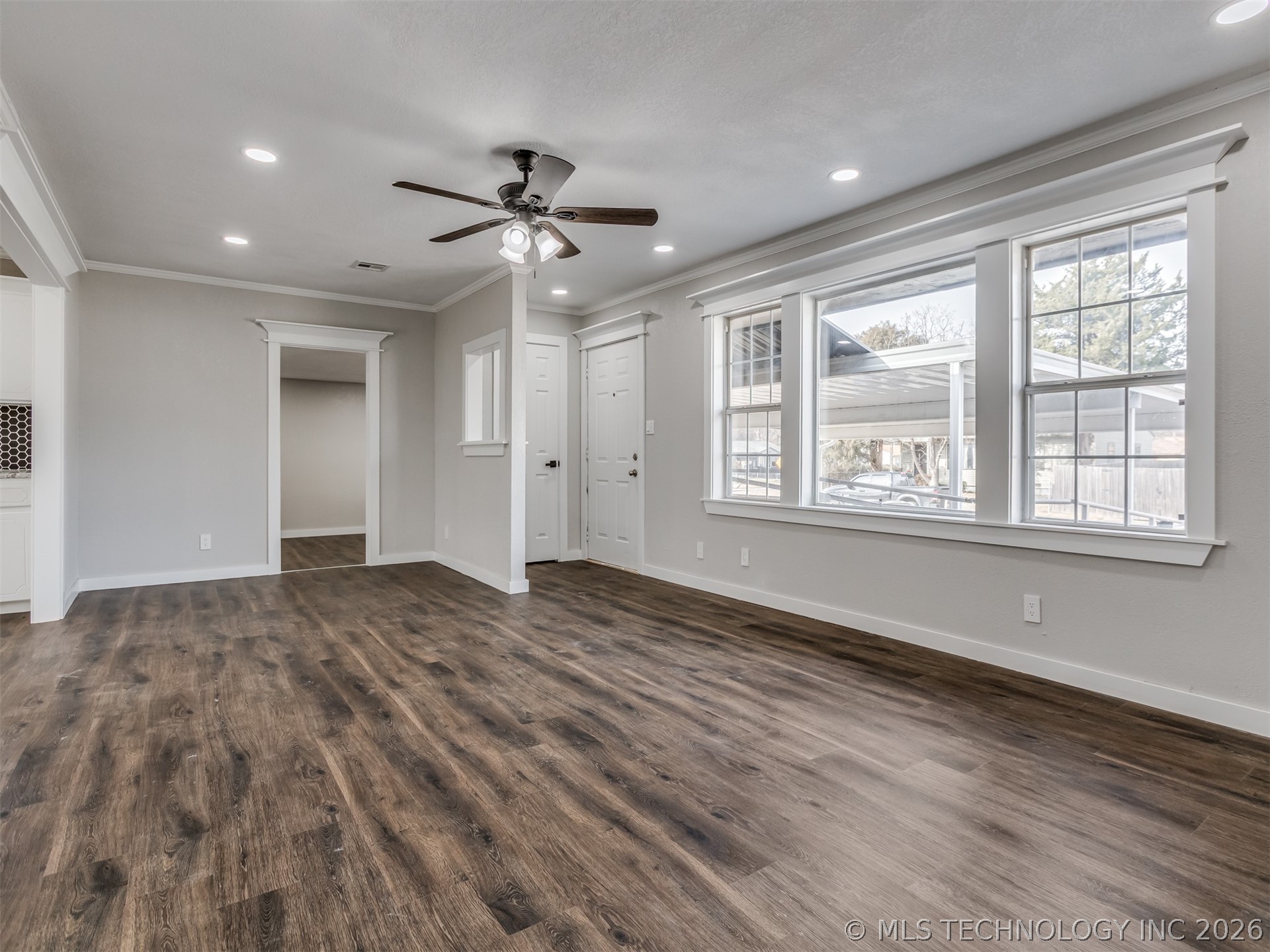 710 E 33rd Street N Property Photo 10