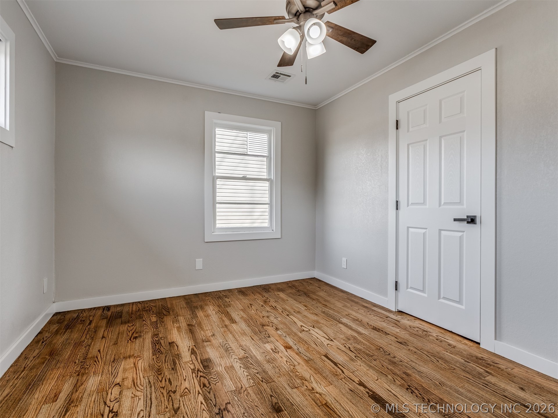 710 E 33rd Street N Property Photo 16