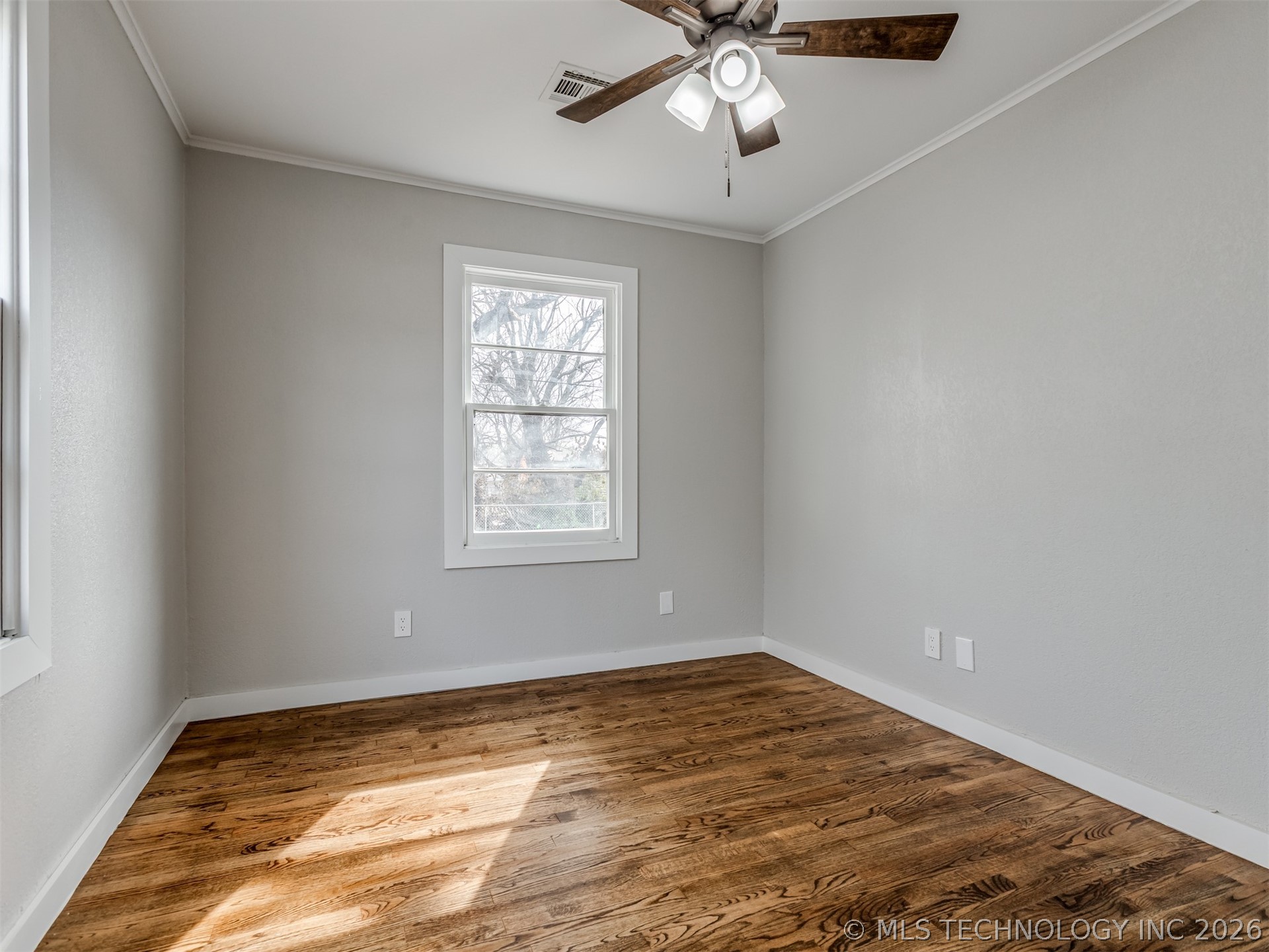 710 E 33rd Street N Property Photo 19