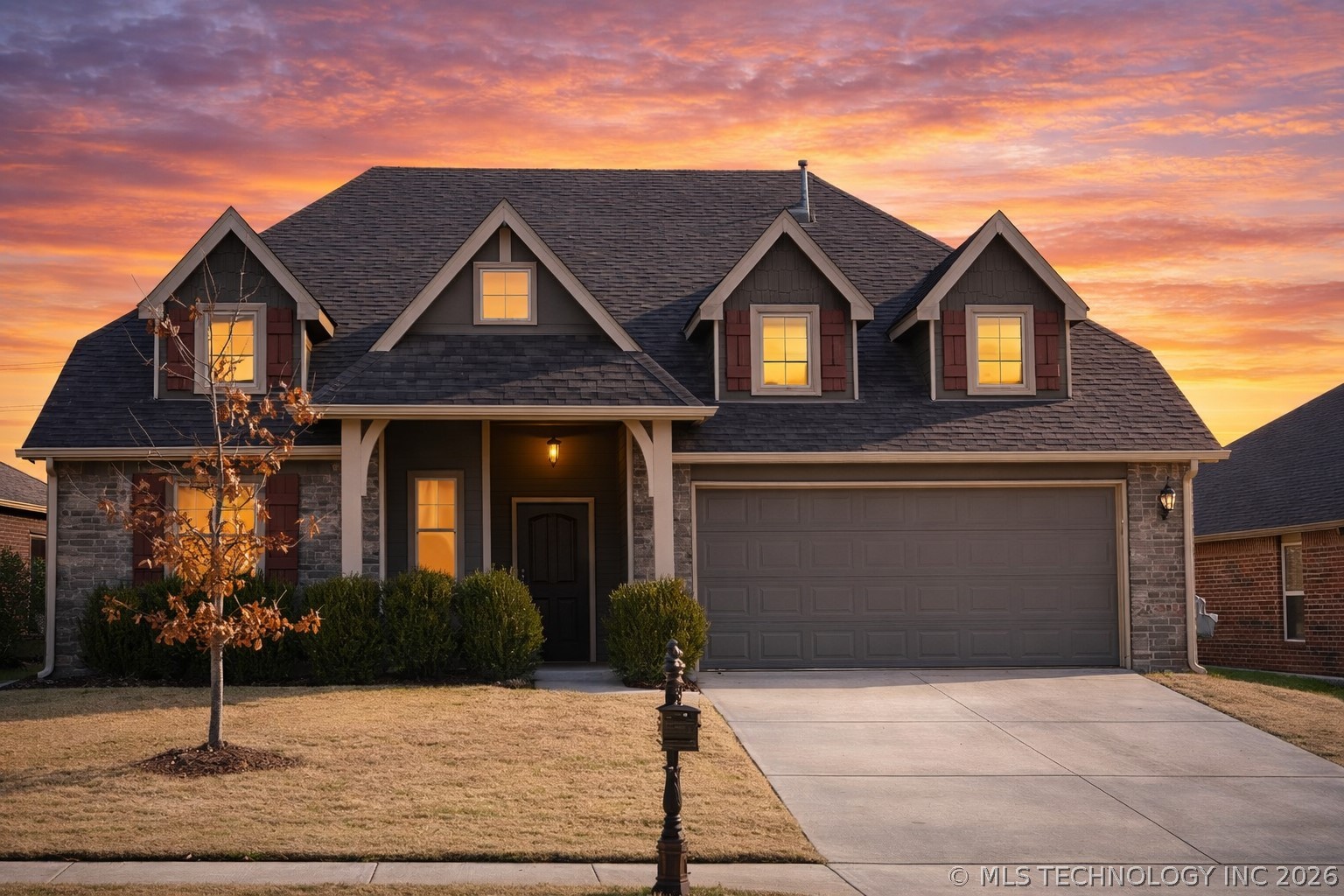 13307 S 21st Place Property Photo 1