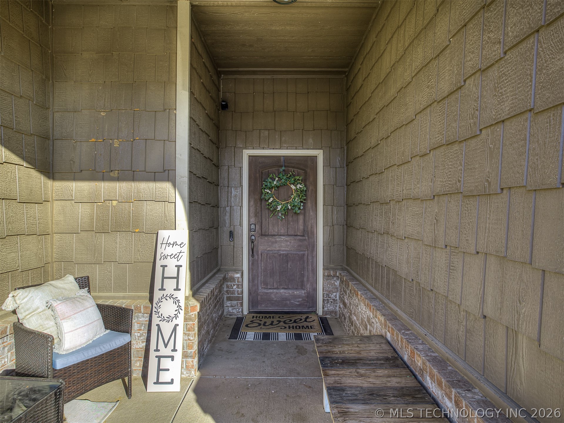 13307 S 21st Place Property Photo 9