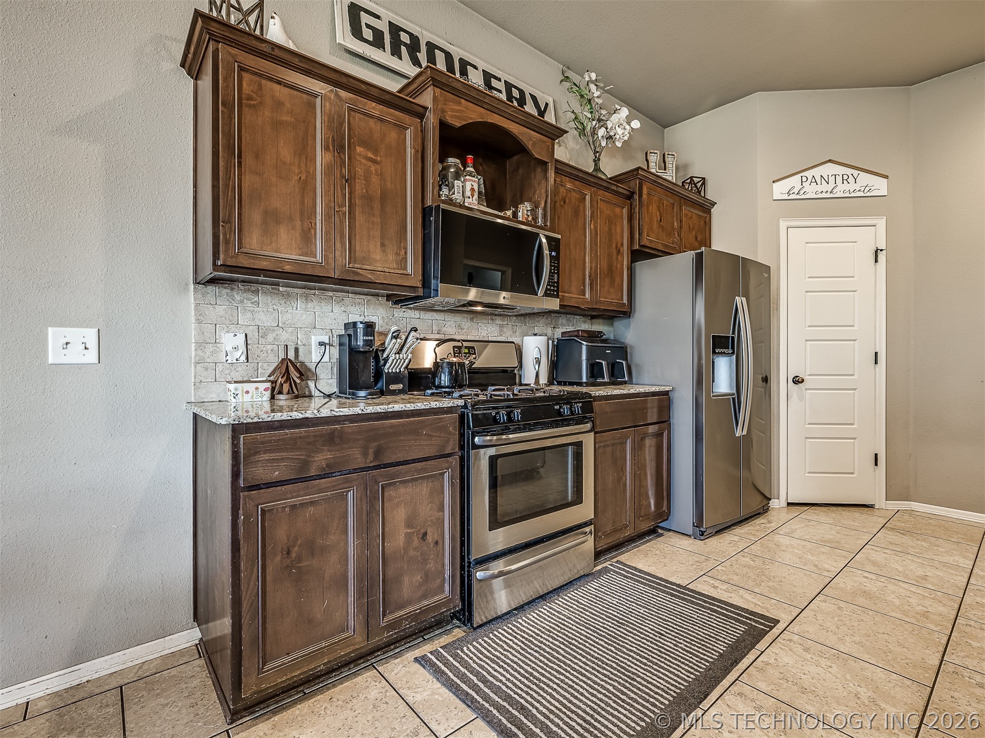 13307 S 21st Place Property Photo 21