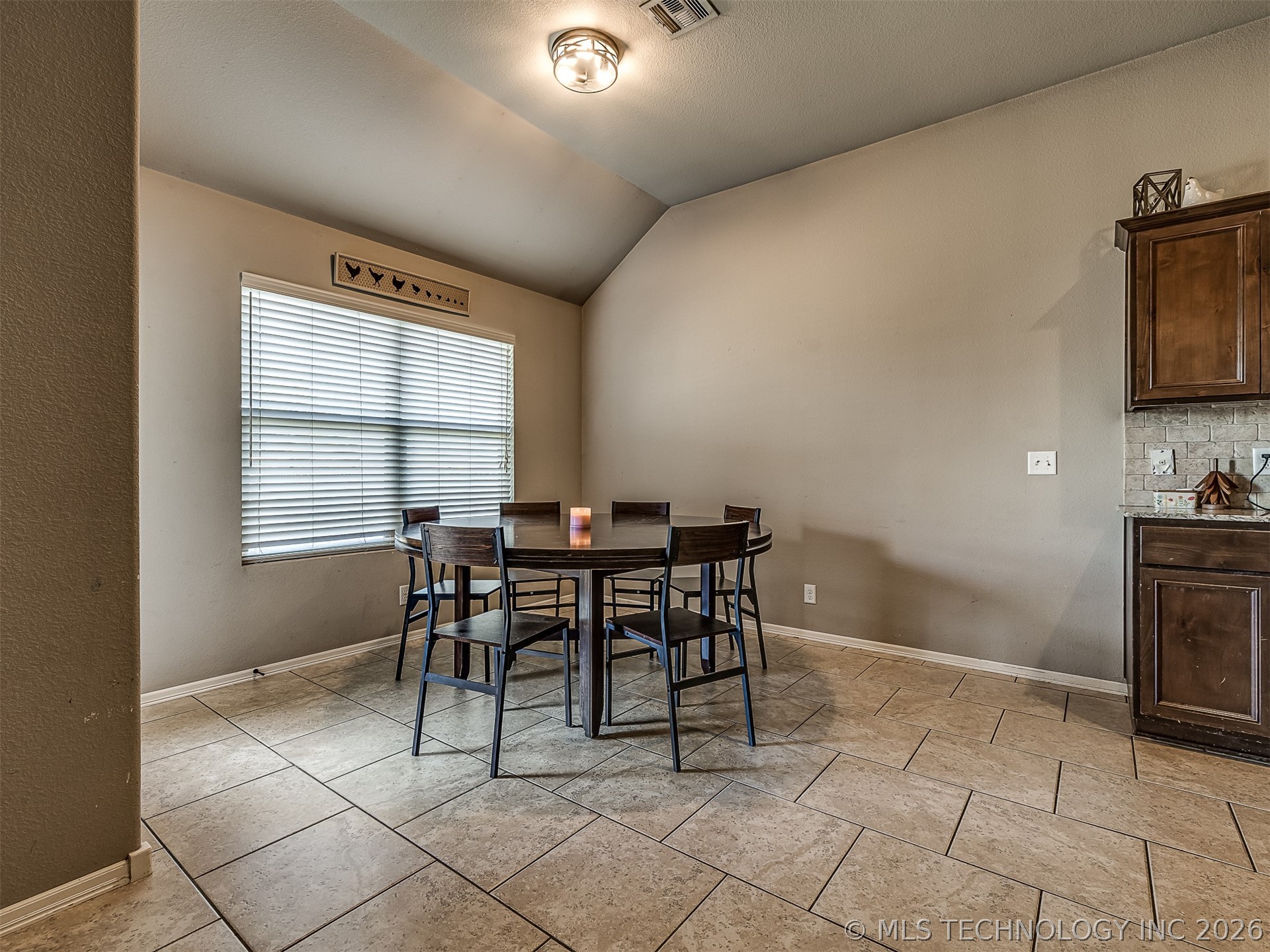 13307 S 21st Place Property Photo 26