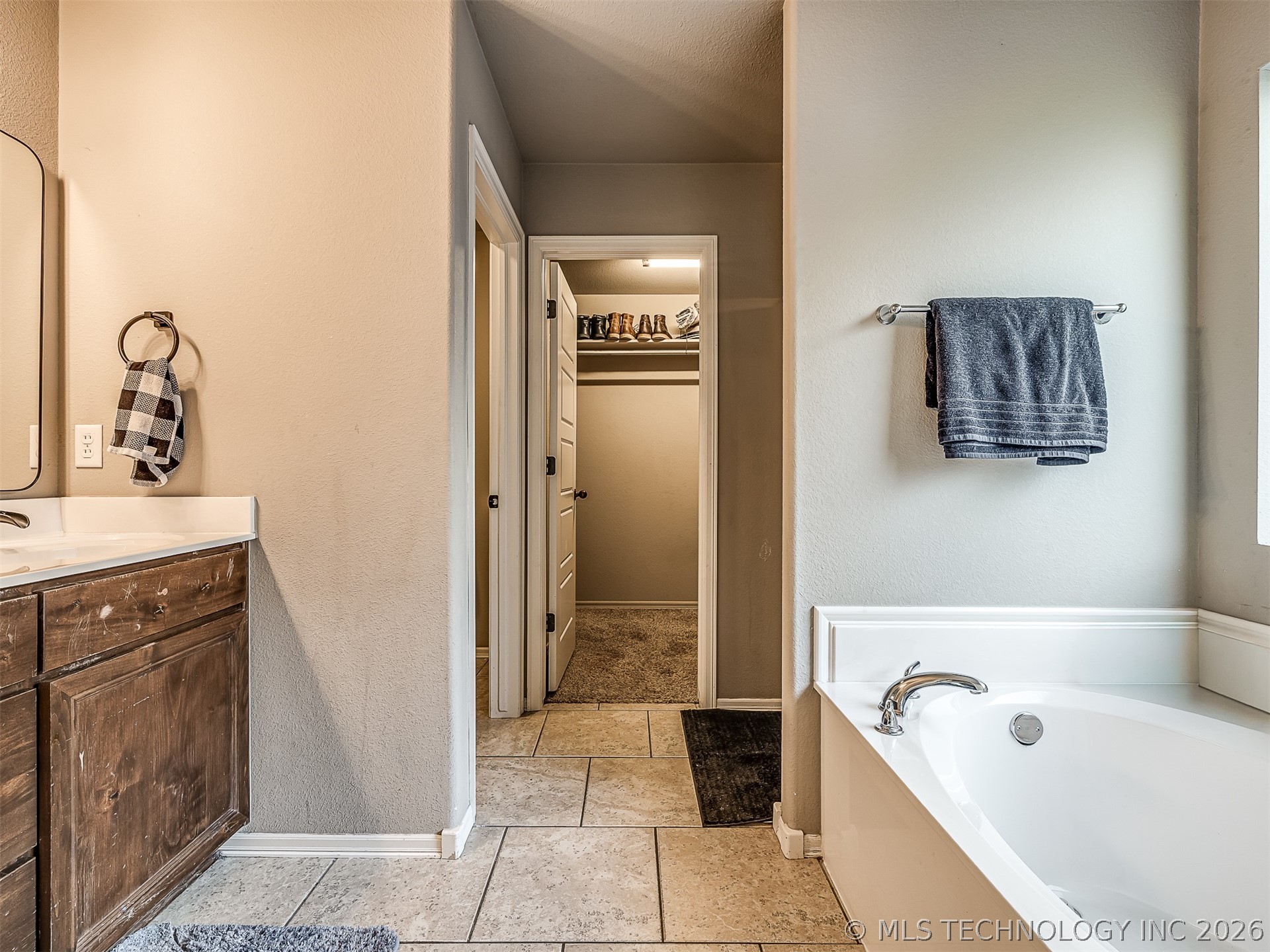 13307 S 21st Place Property Photo 31