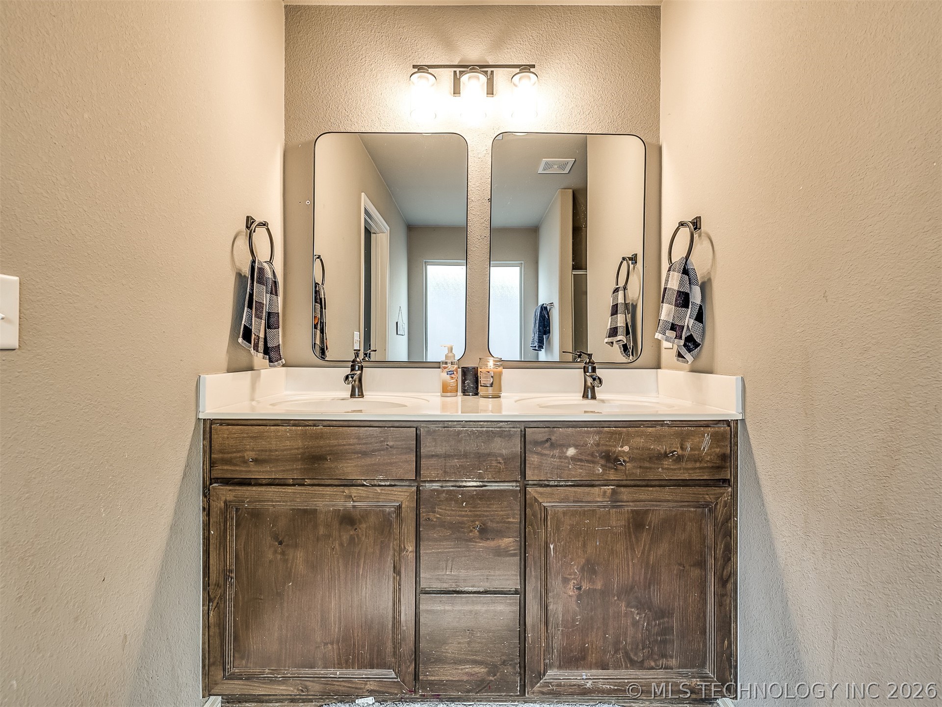 13307 S 21st Place Property Photo 33