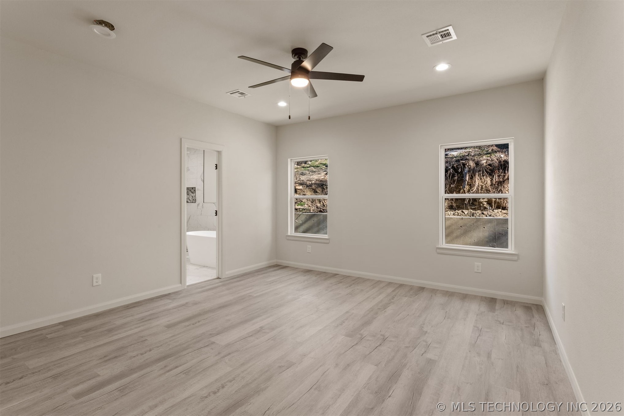 13835 E 27th Place Property Photo 12