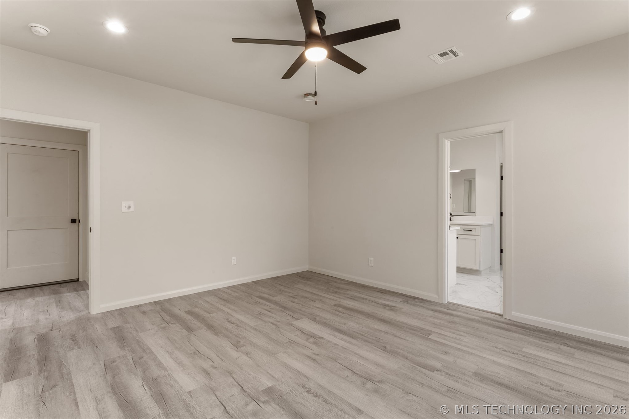 13835 E 27th Place Property Photo 13