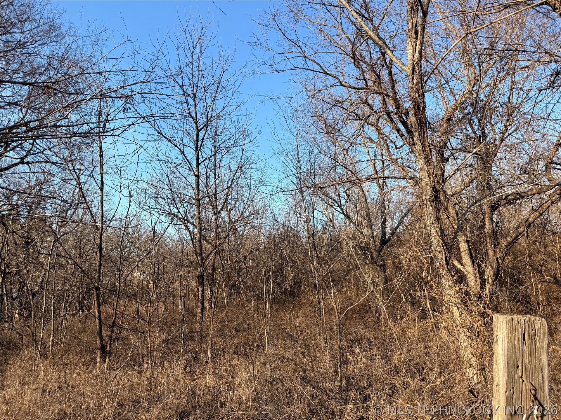 2 W 703 Road Property Photo 6