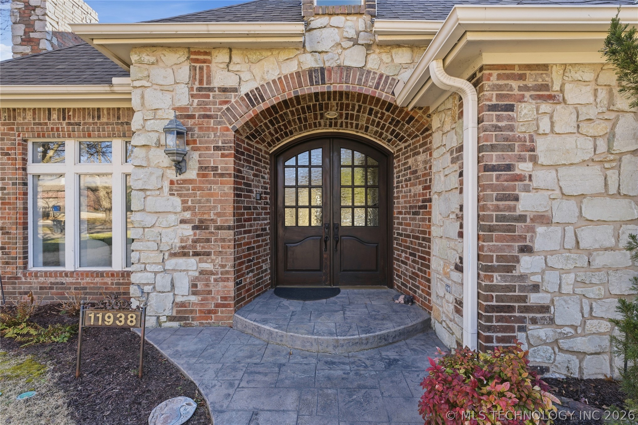 11938 S Canton Avenue Property Photo 3