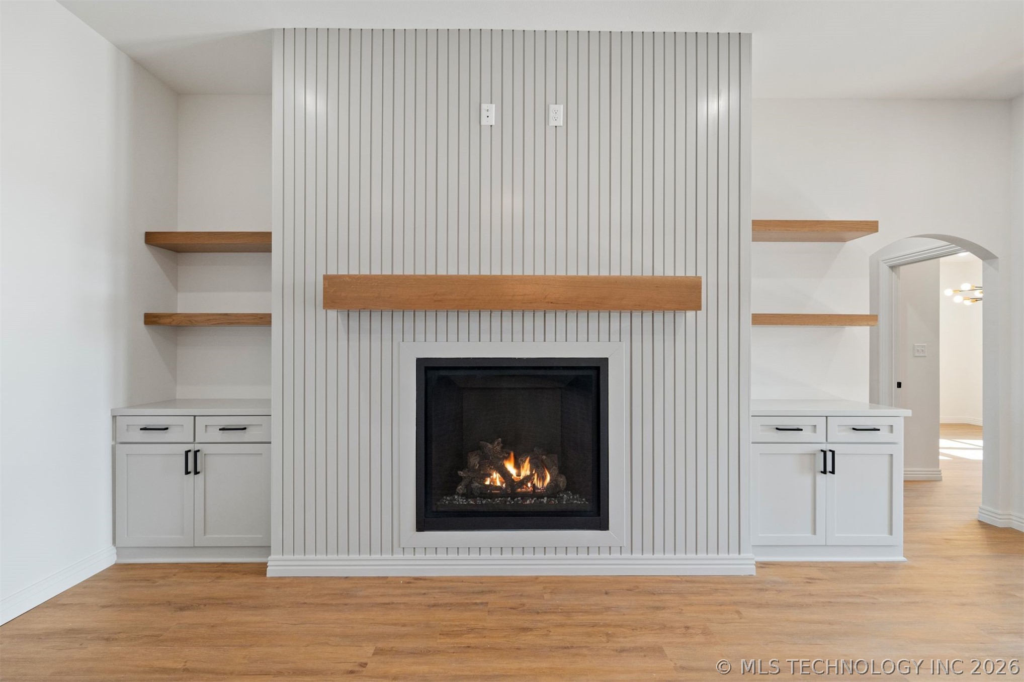 2233 W Drake Road Property Photo 4