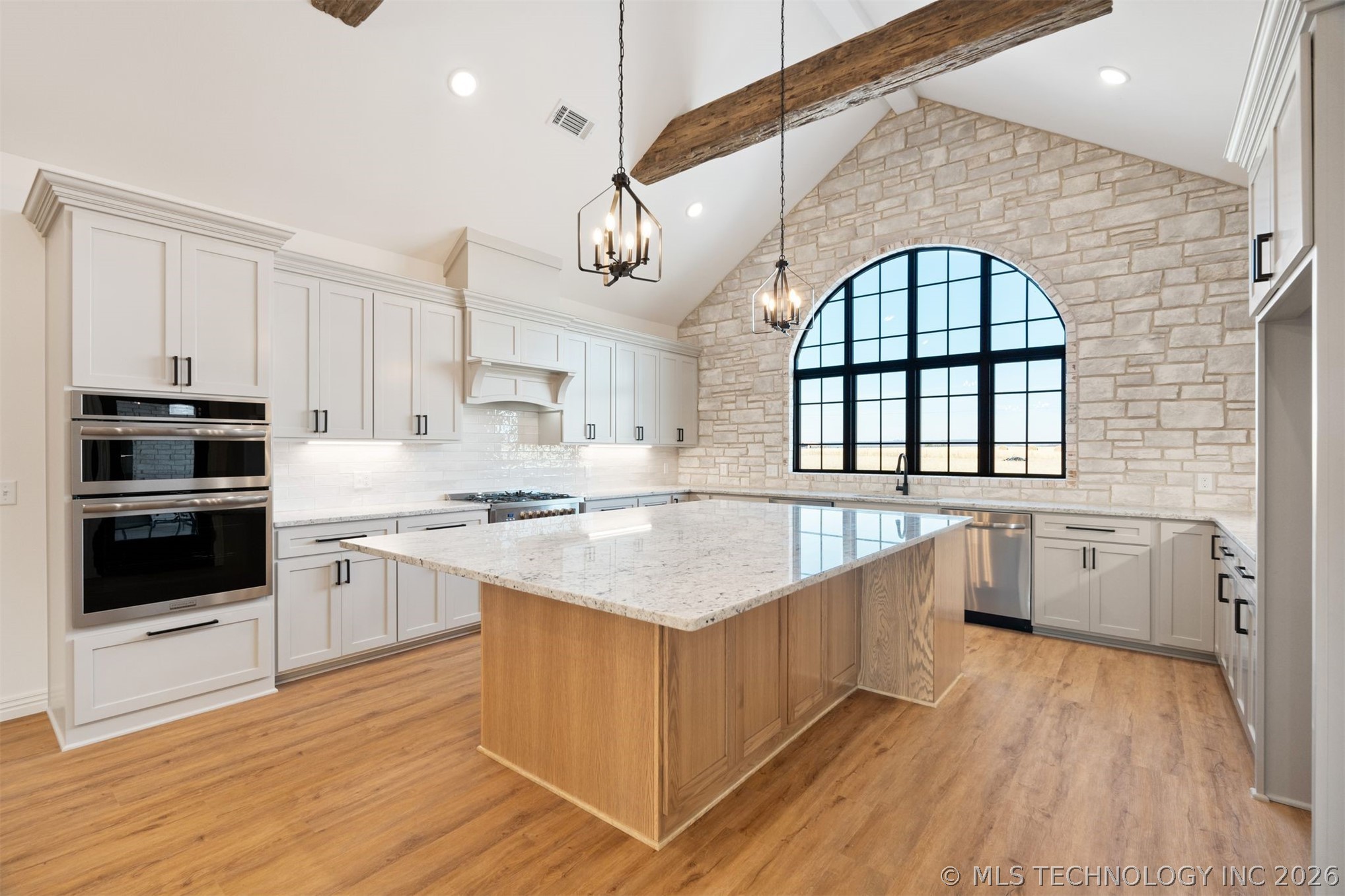 2233 W Drake Road Property Photo 5