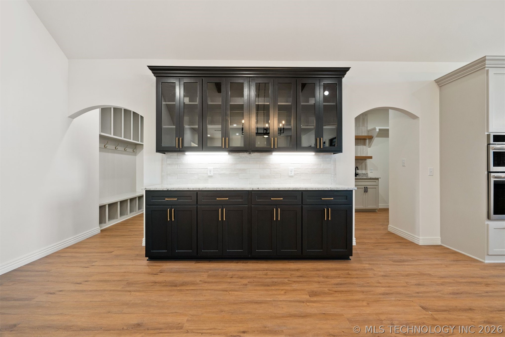 2233 W Drake Road Property Photo 10