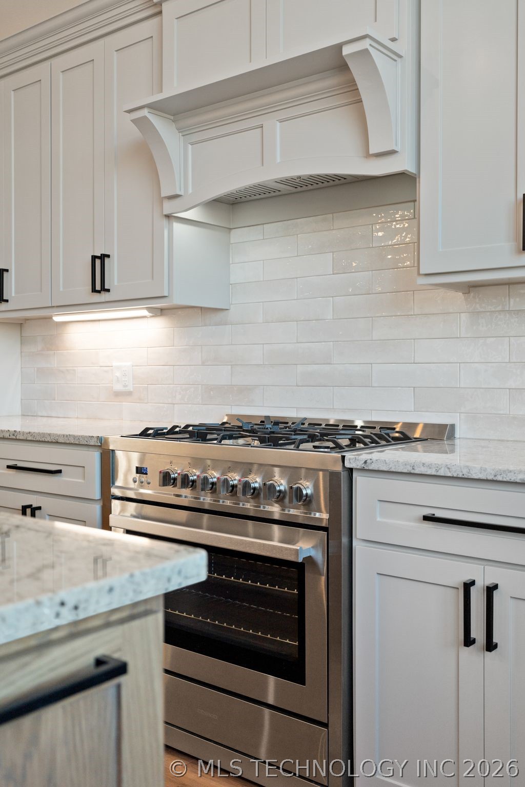 2233 W Drake Road Property Photo 15