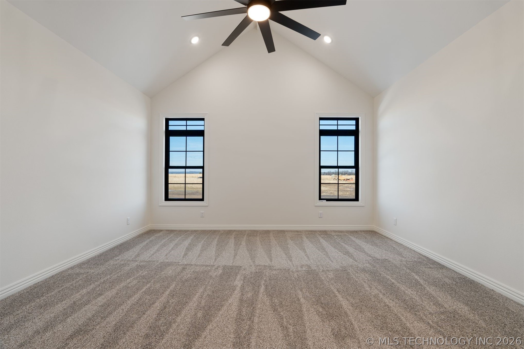 2233 W Drake Road Property Photo 19