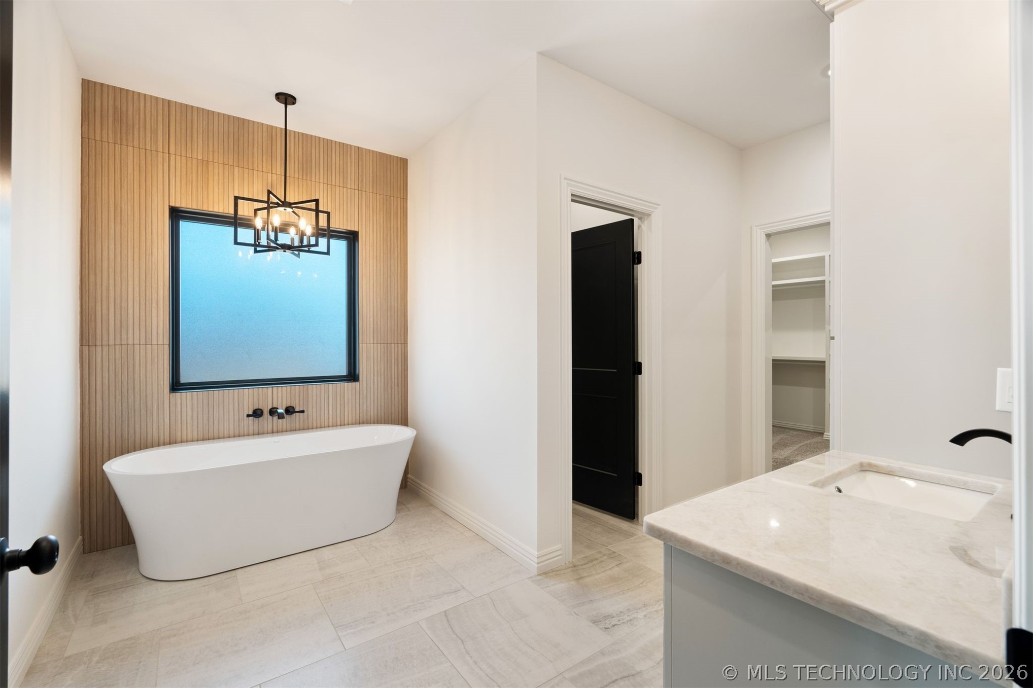 2233 W Drake Road Property Photo 20