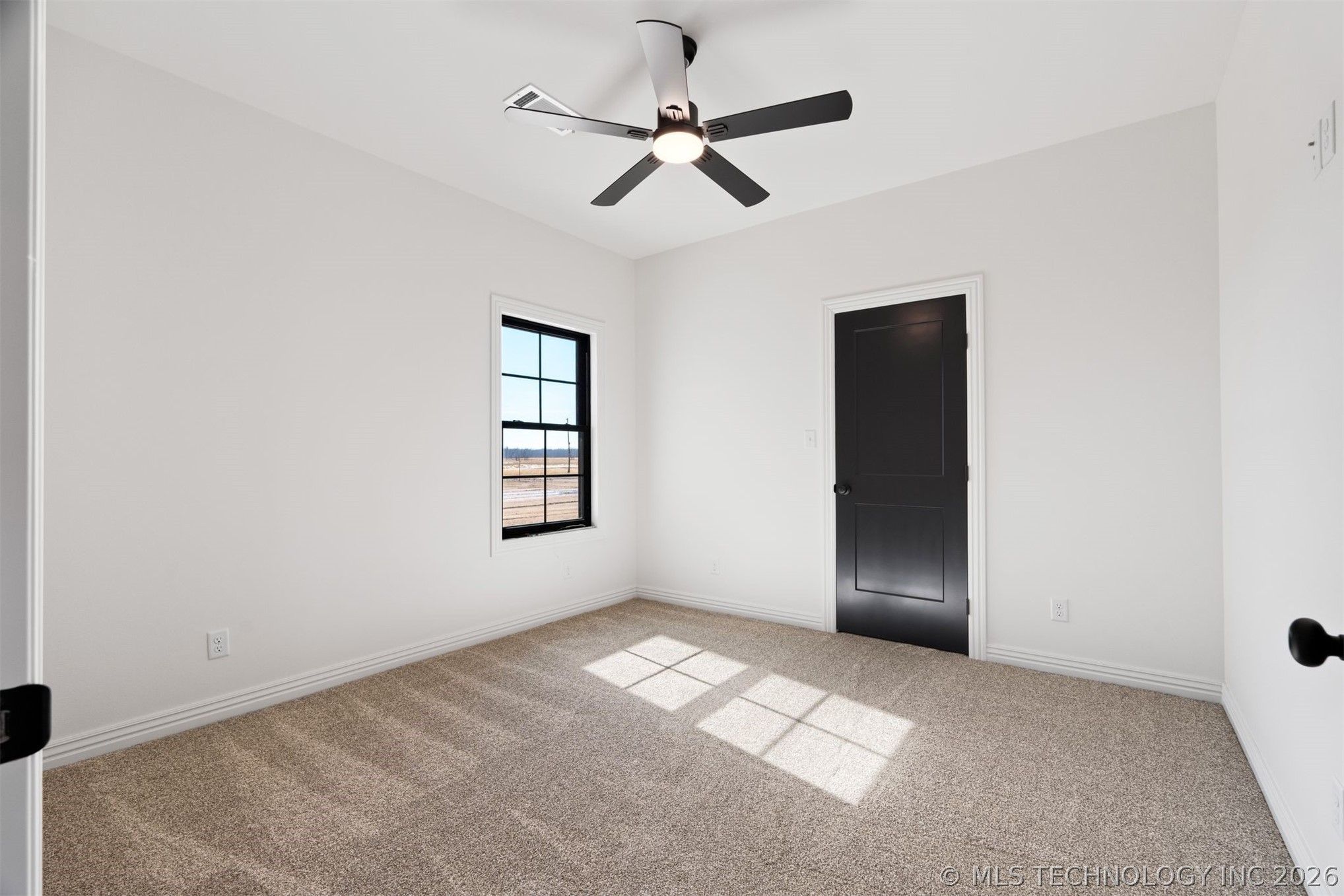 2233 W Drake Road Property Photo 26