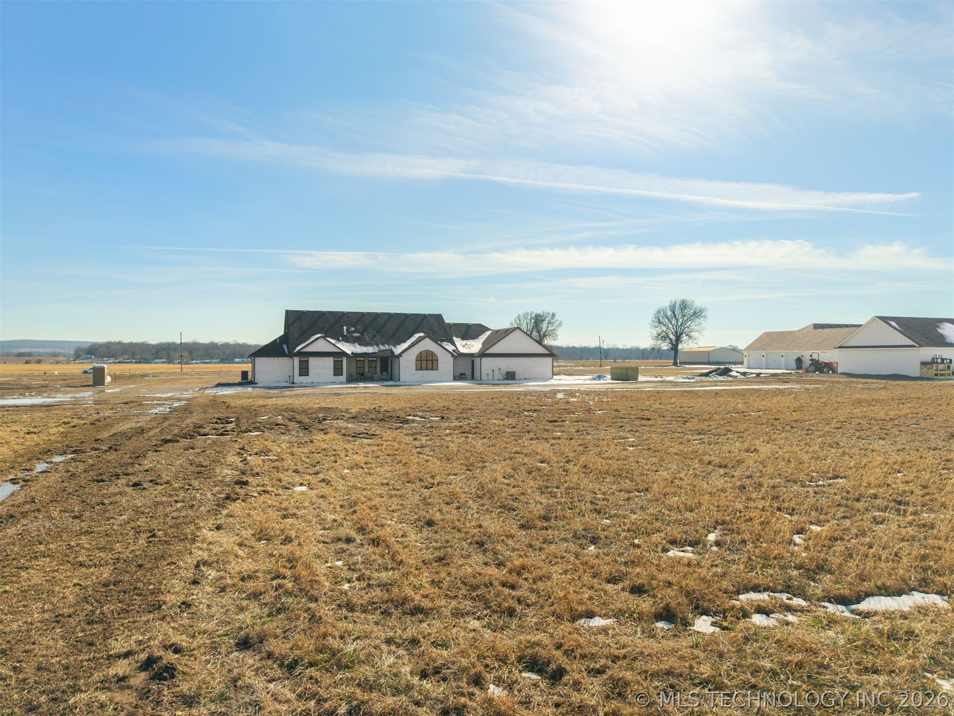 2233 W Drake Road Property Photo 34