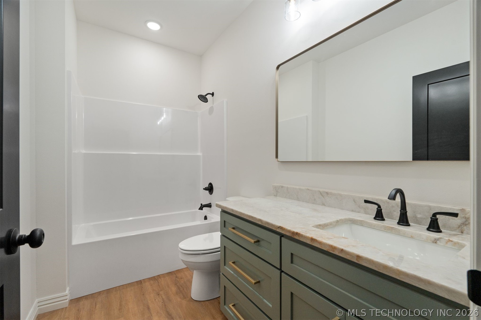 2233 W Drake Road Property Photo 35