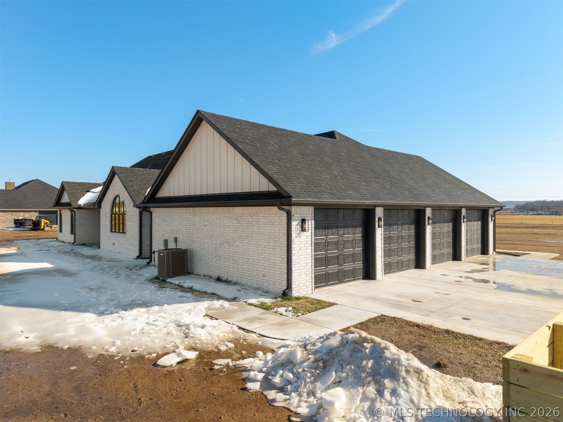 2233 W Drake Road Property Photo 37