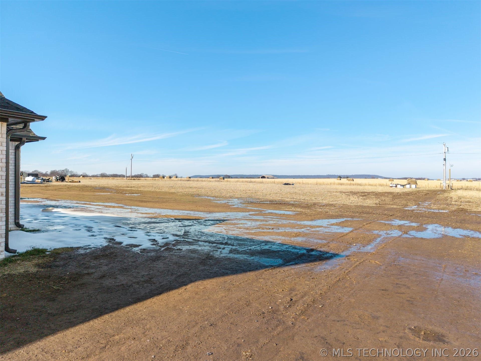 2233 W Drake Road Property Photo 39