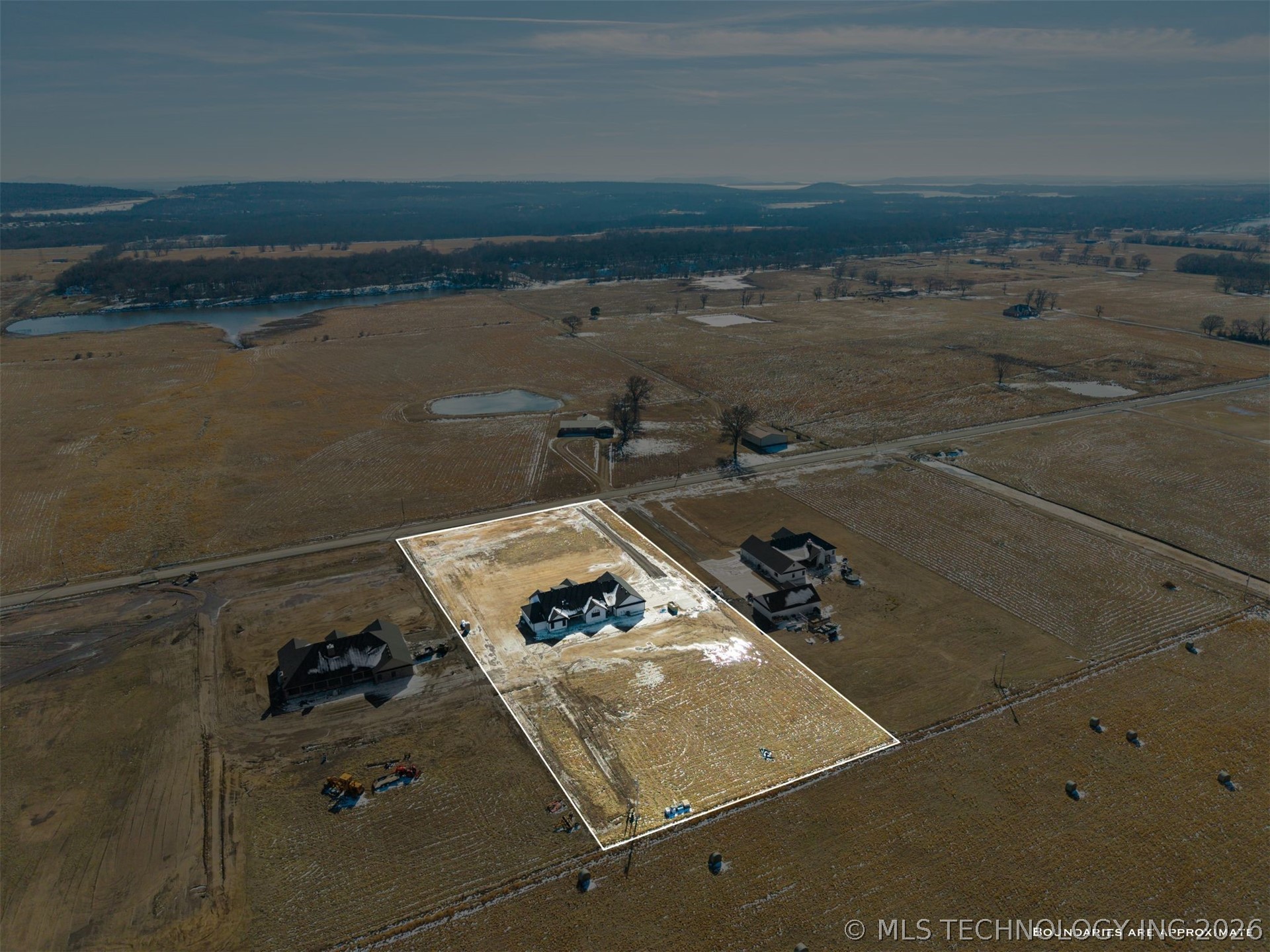 2233 W Drake Road Property Photo 40