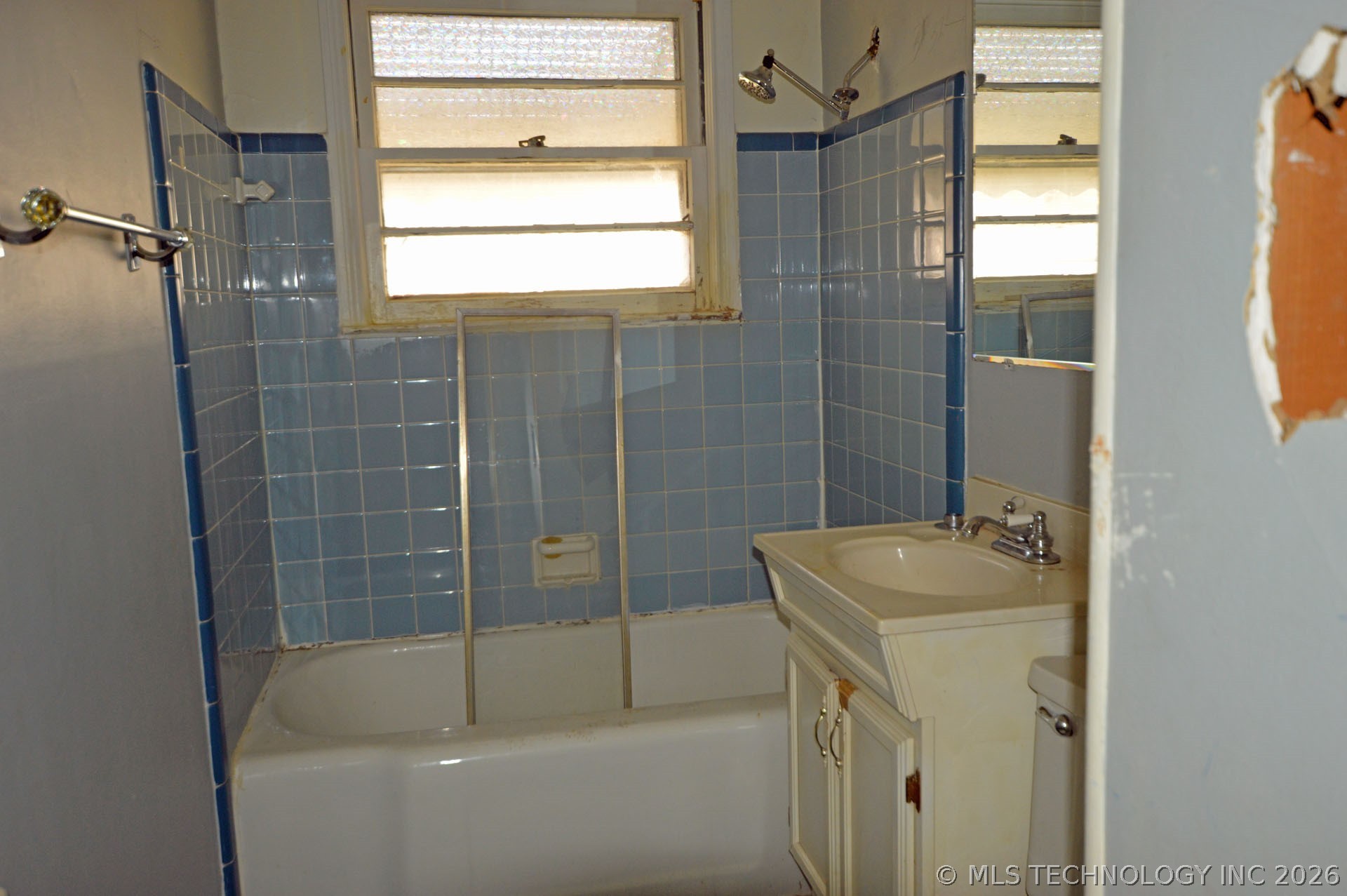 4141 E 35th Street Property Photo 7