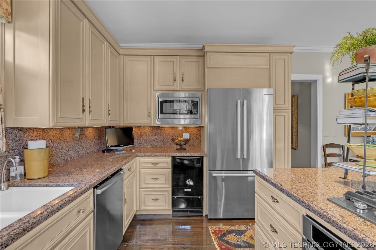 2216 E 29th Street Property Photo 23