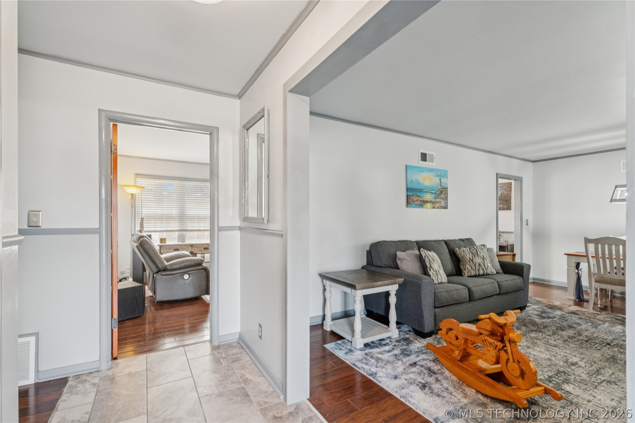 1758 E 61st Street Property Photo 3