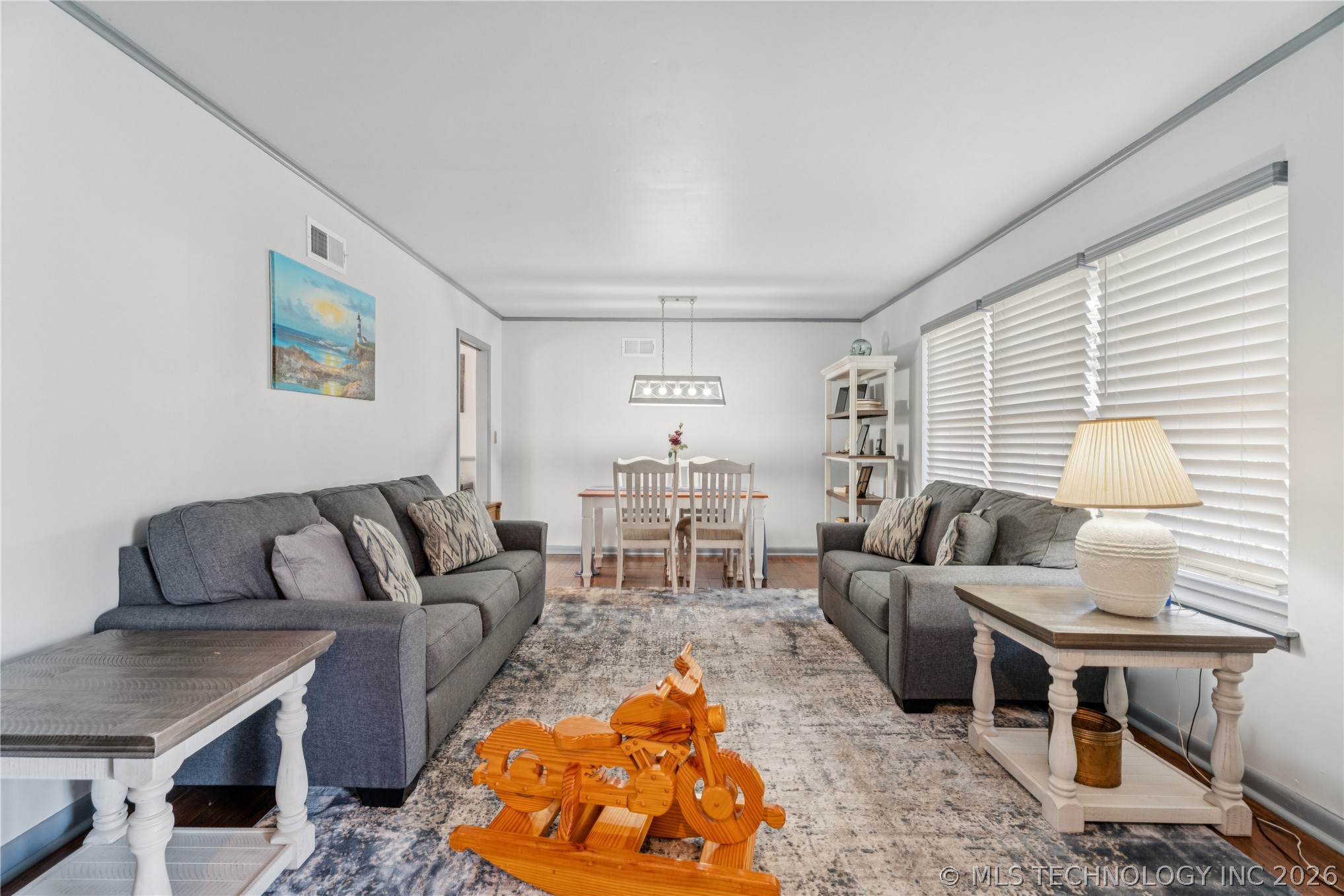 1758 E 61st Street Property Photo 4