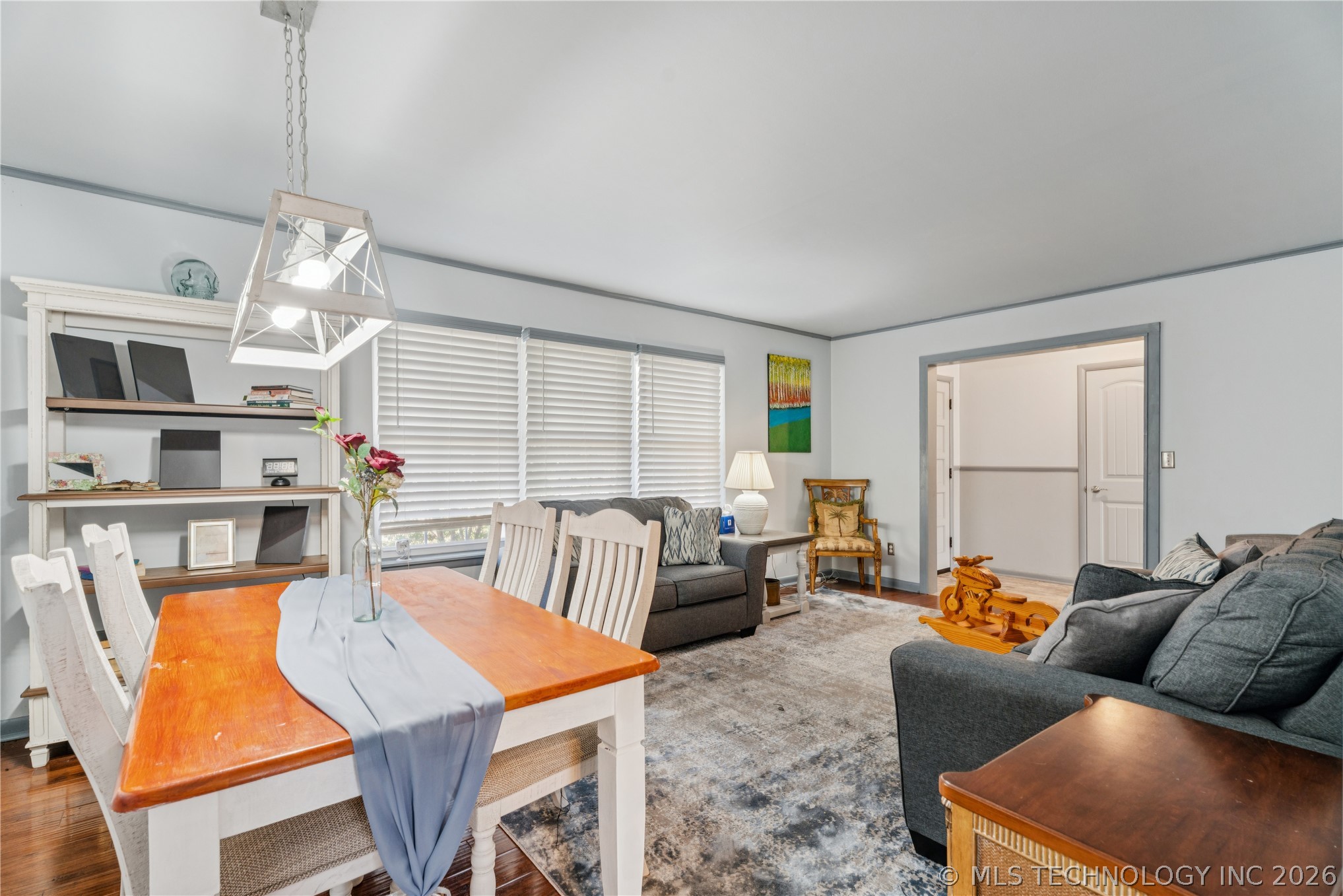 1758 E 61st Street Property Photo 5