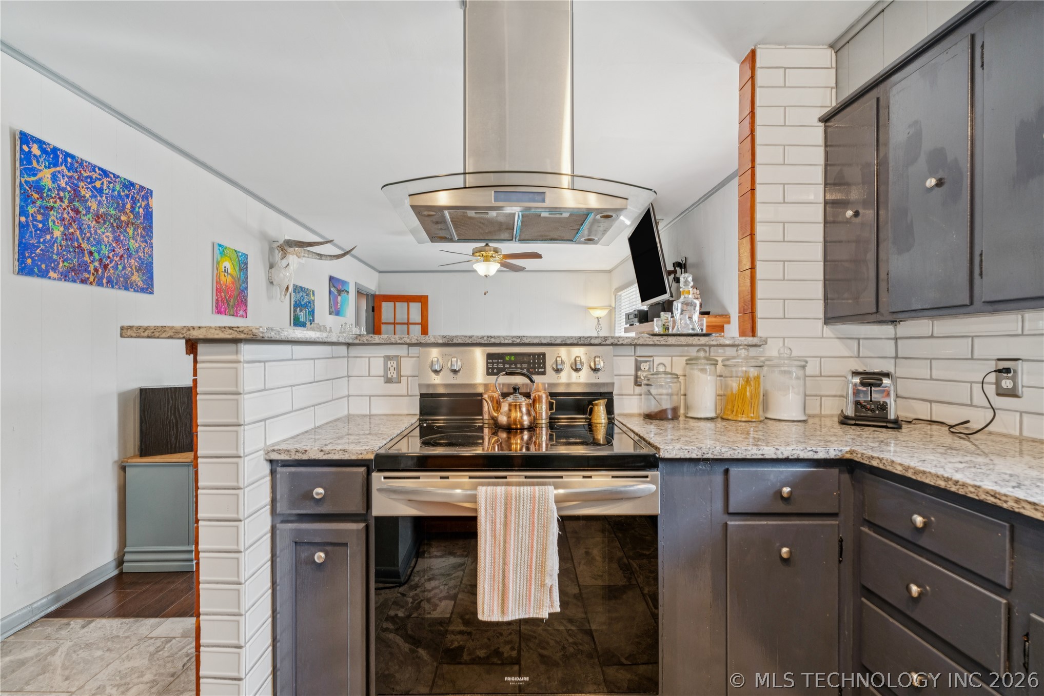 1758 E 61st Street Property Photo 10