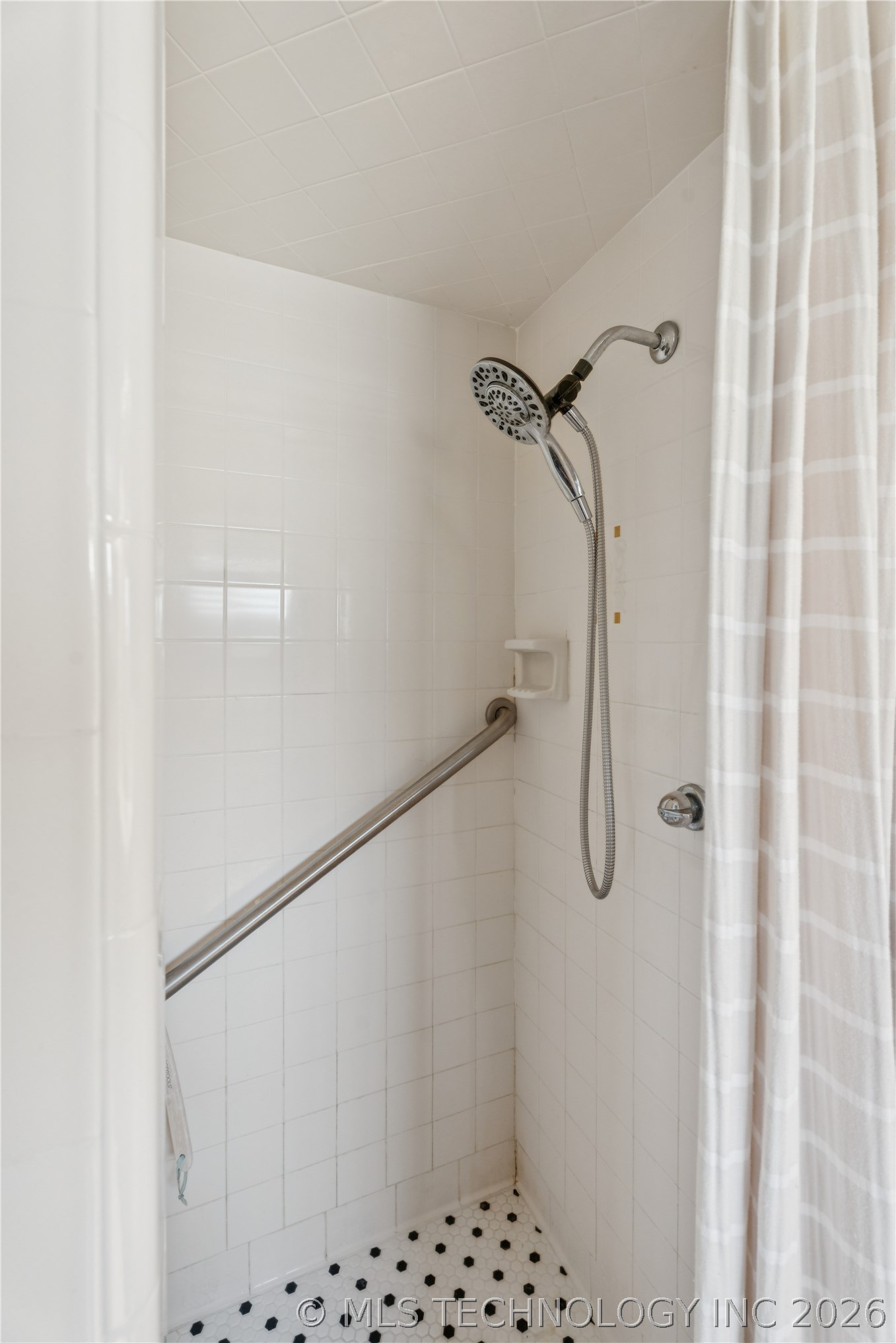 1758 E 61st Street Property Photo 19