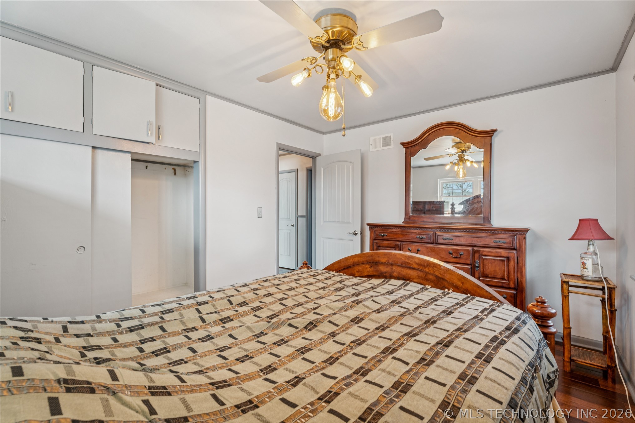 1758 E 61st Street Property Photo 21