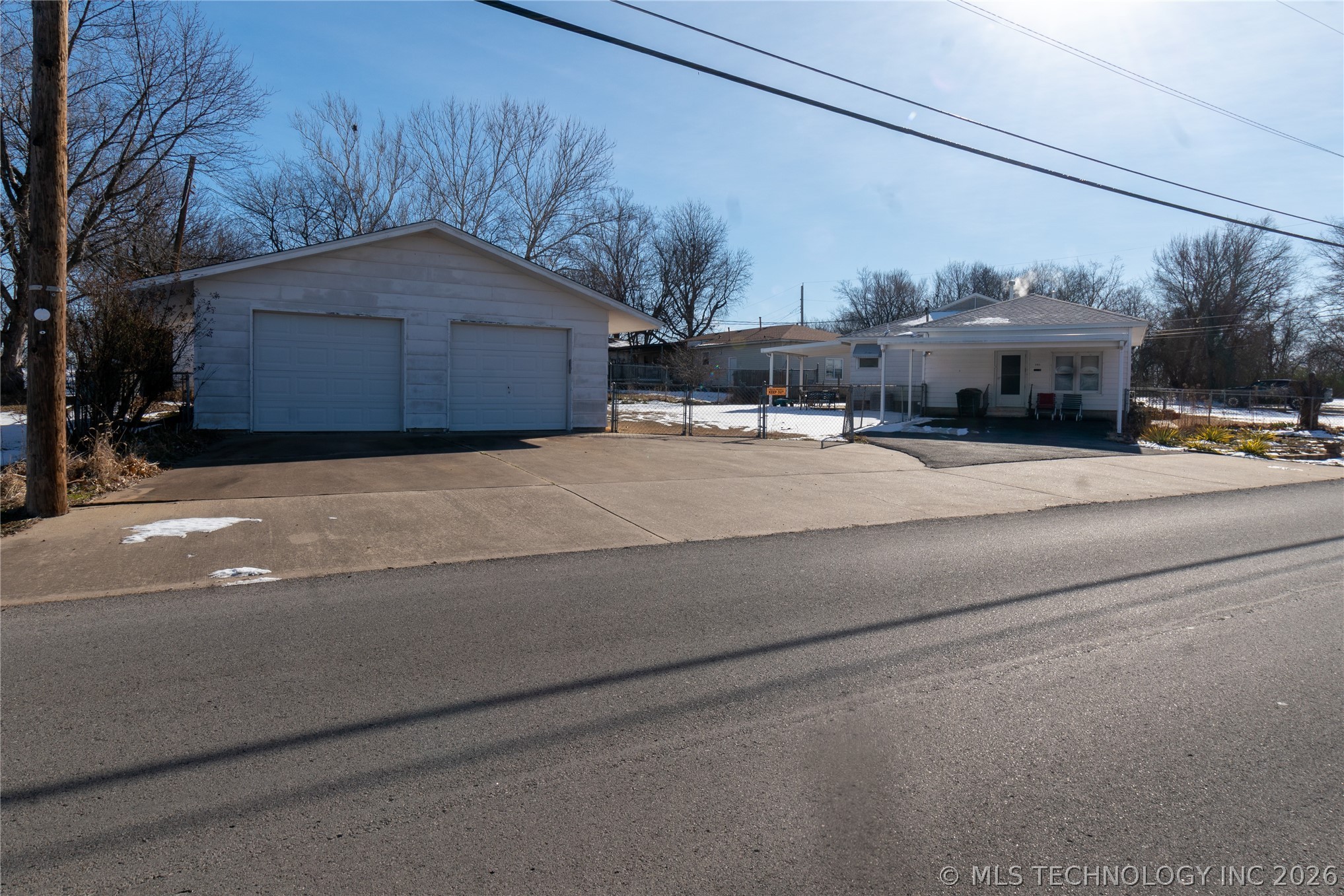 201 E 38th Street Property Photo 2