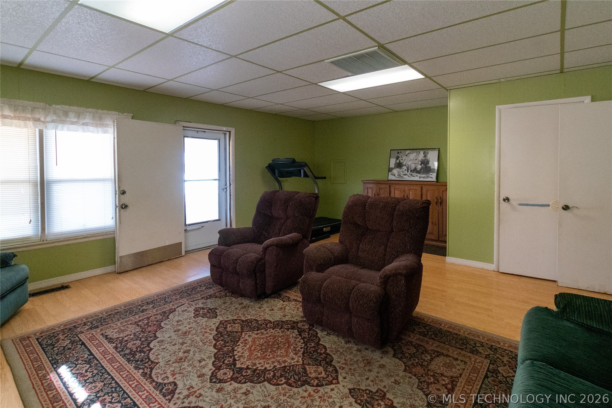 201 E 38th Street Property Photo 5