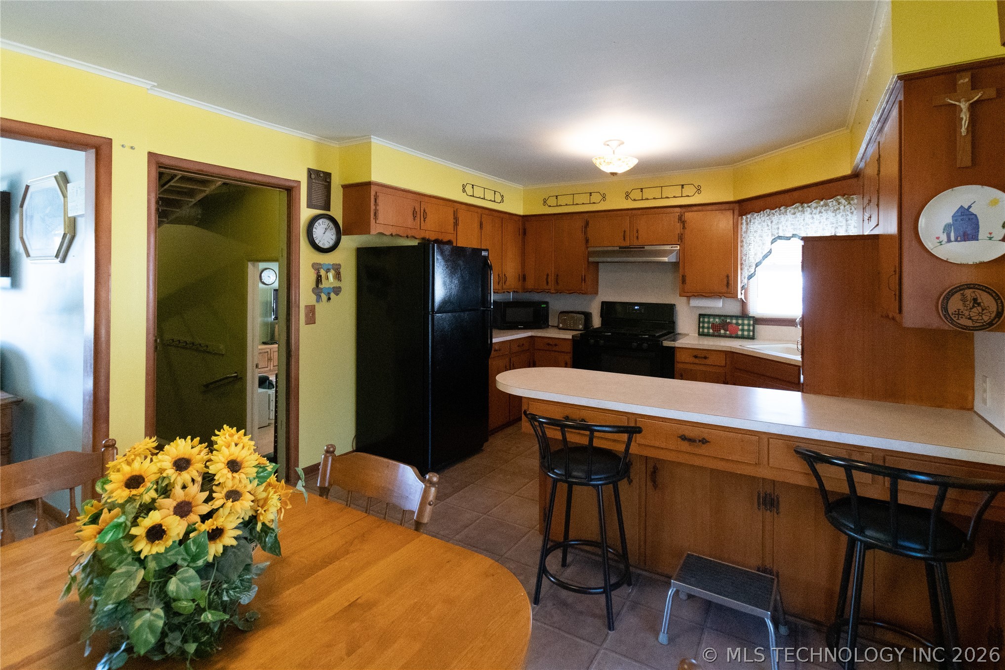 201 E 38th Street Property Photo 6