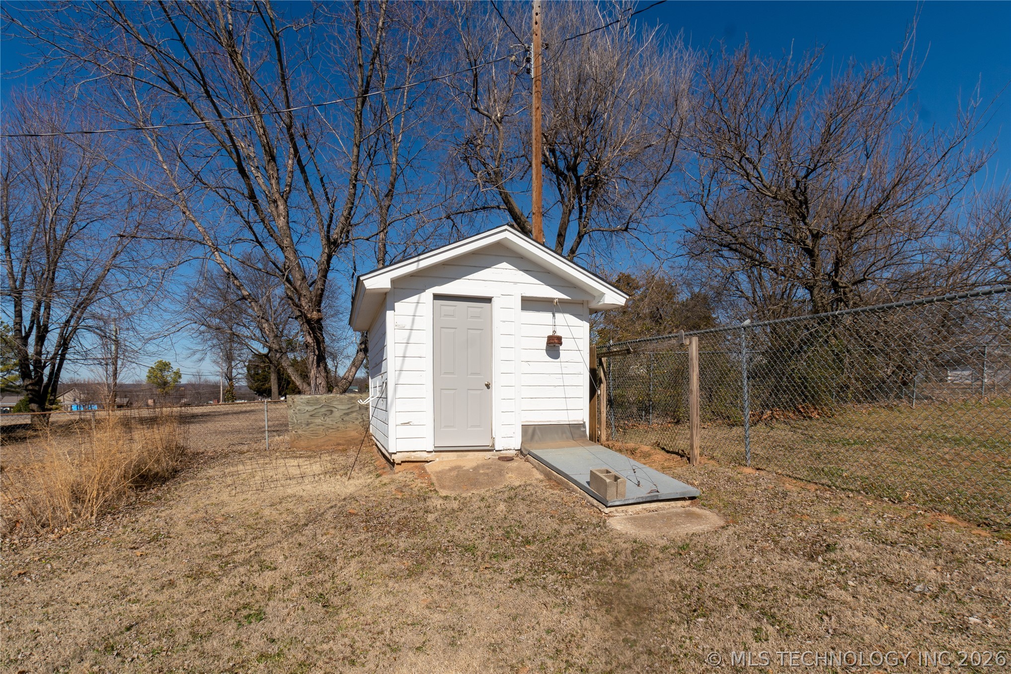 201 E 38th Street Property Photo 16