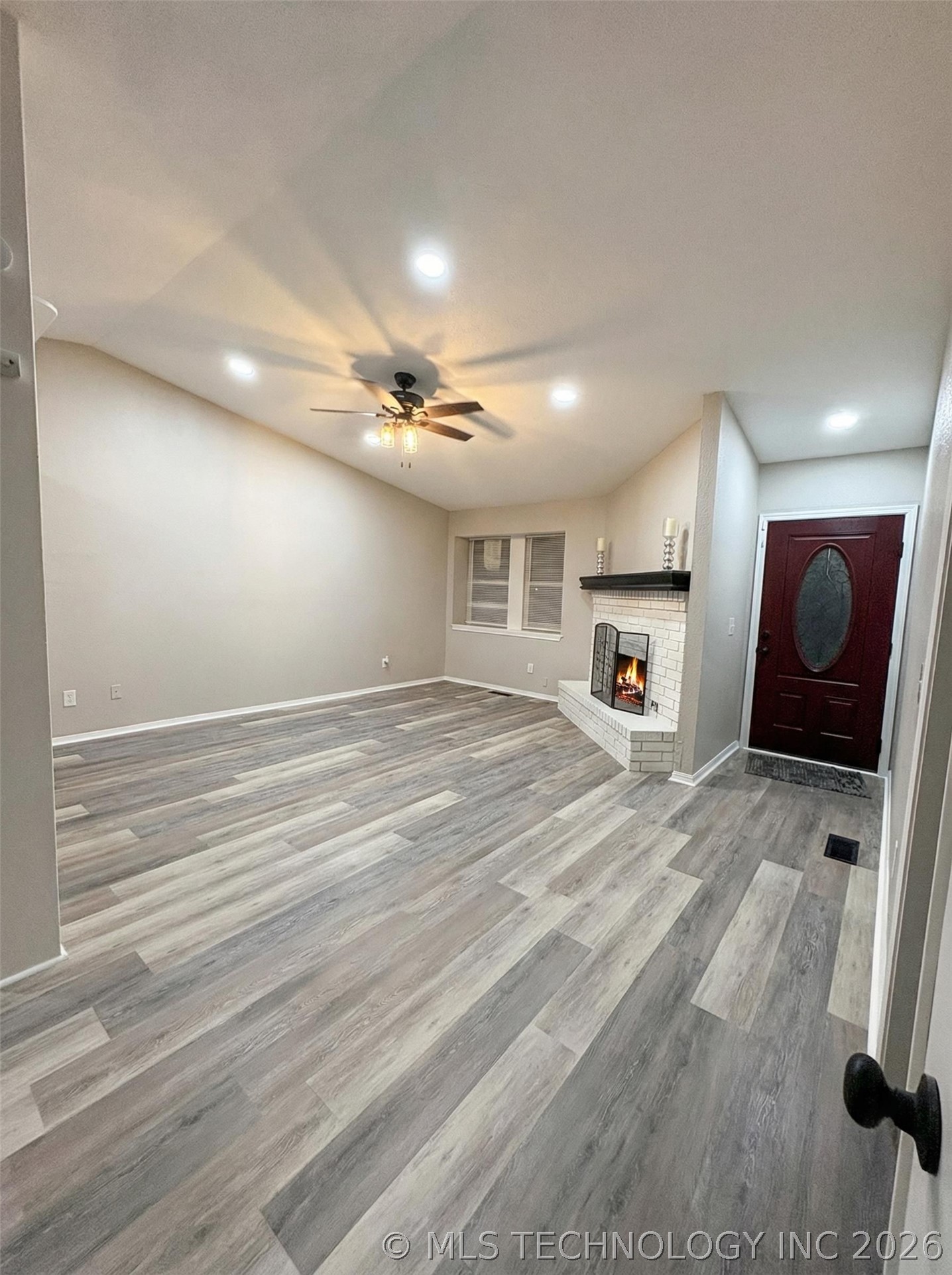 433 W Austin Street Property Photo 2