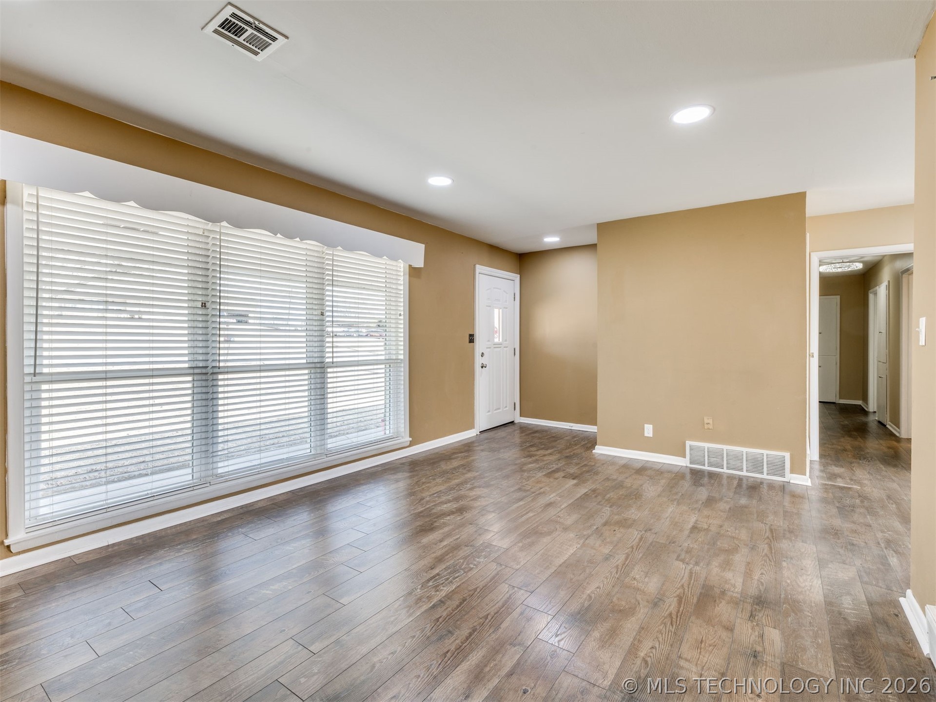 800 Luker Lane Property Photo 4