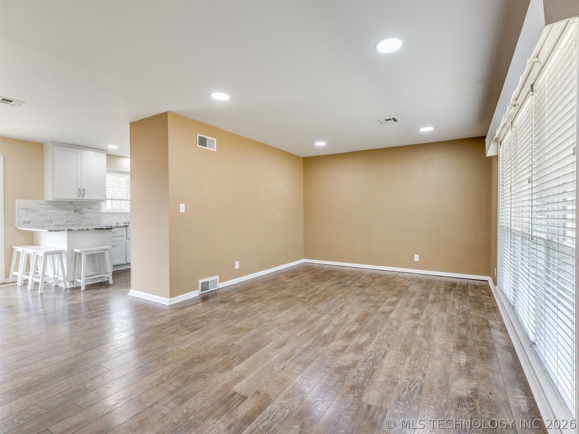 800 Luker Lane Property Photo 7