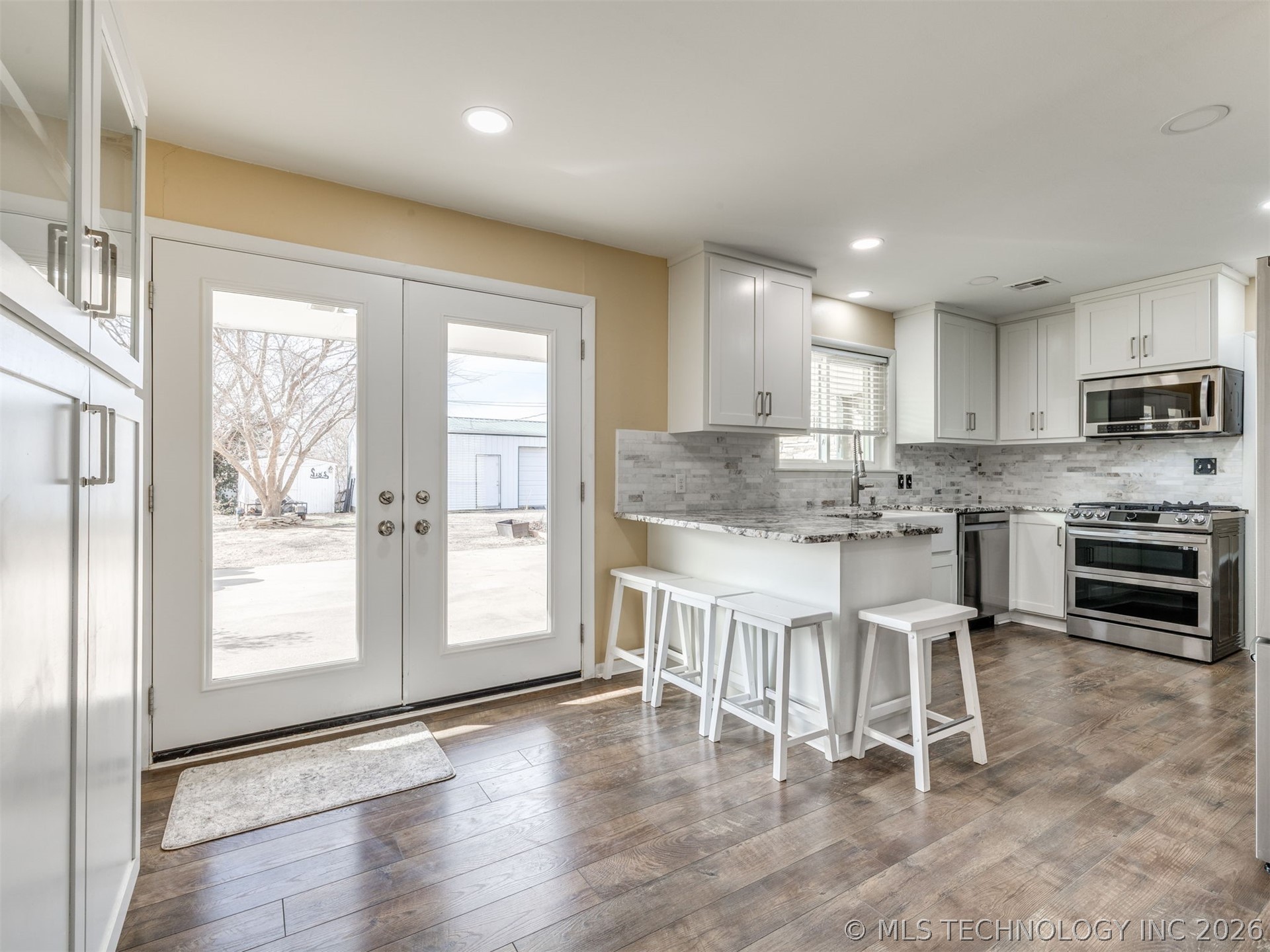 800 Luker Lane Property Photo 10