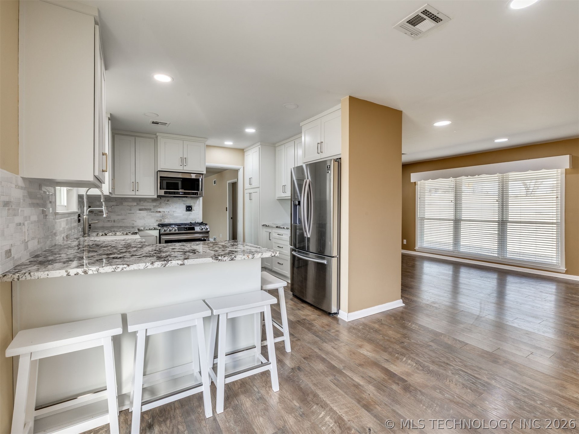 800 Luker Lane Property Photo 11