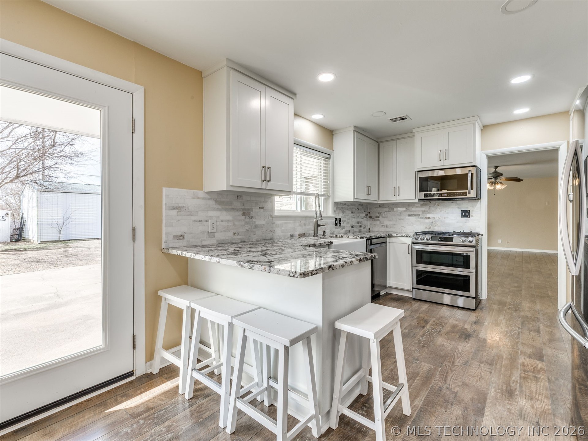 800 Luker Lane Property Photo 13