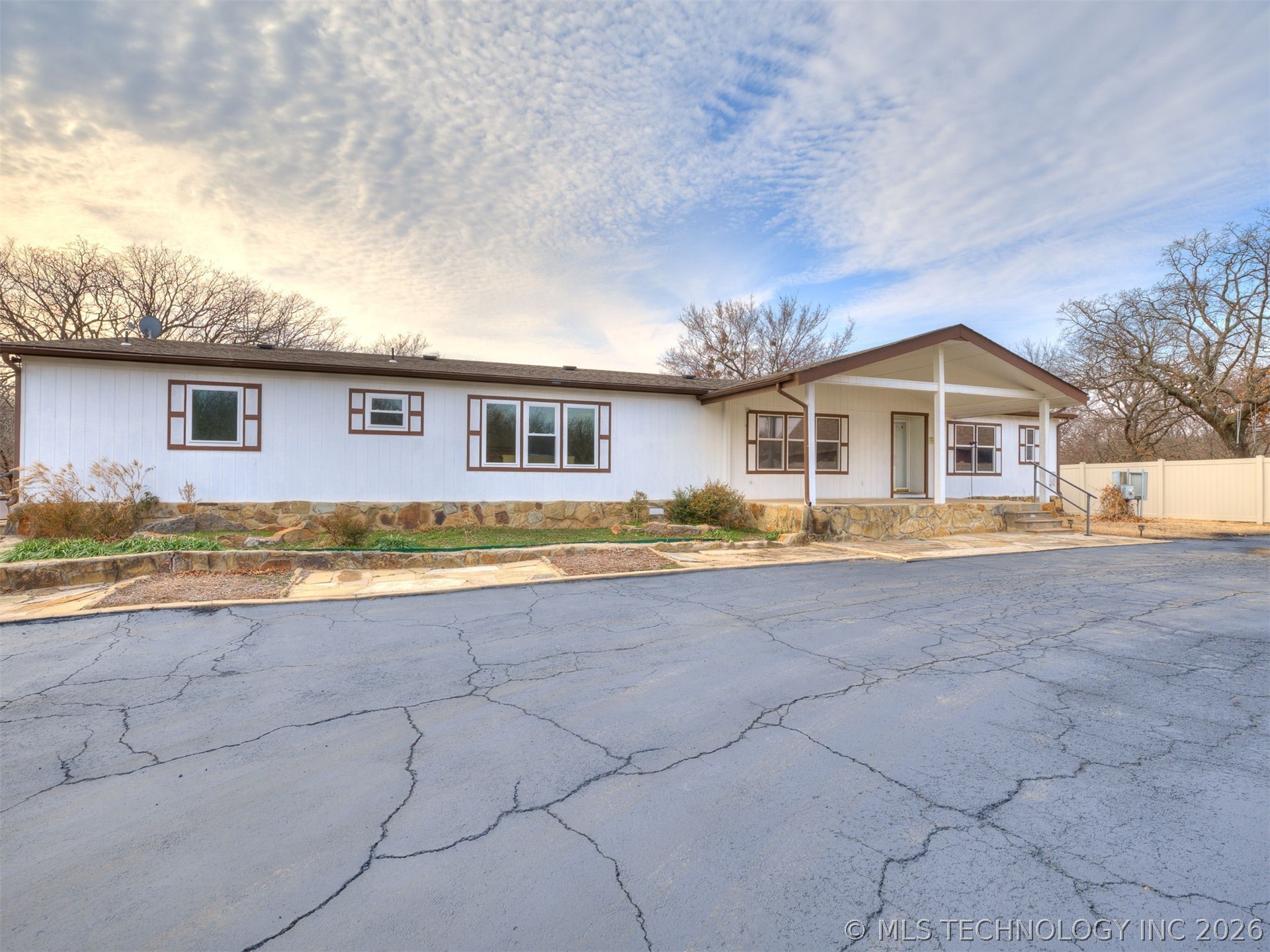 112212 S 4180 Road Property Photo 3