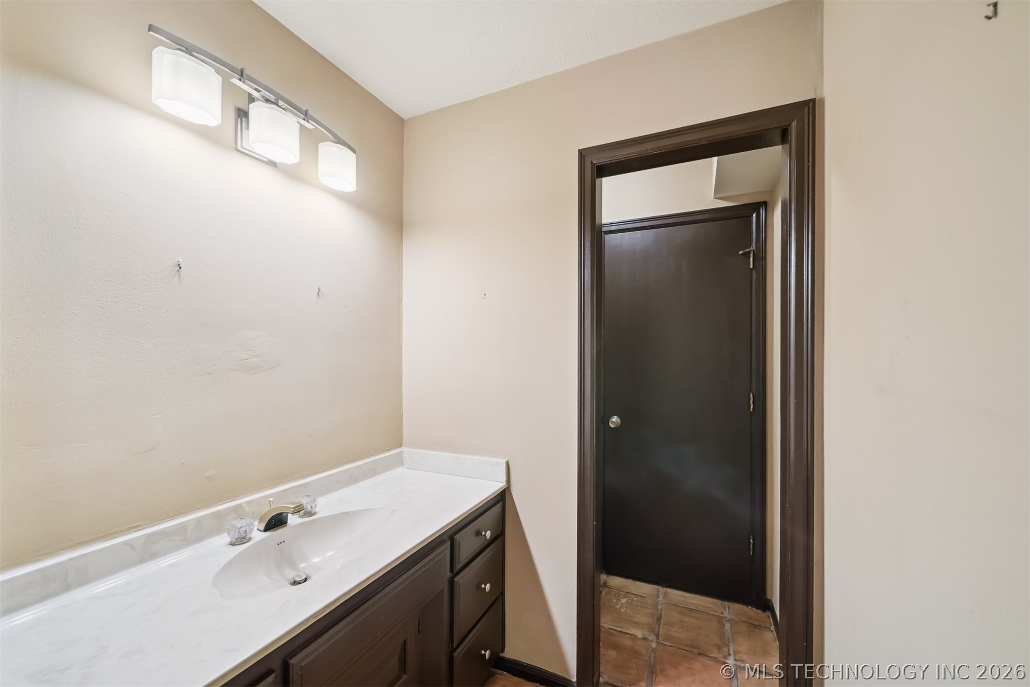 3116 E 71st Street Property Photo 7