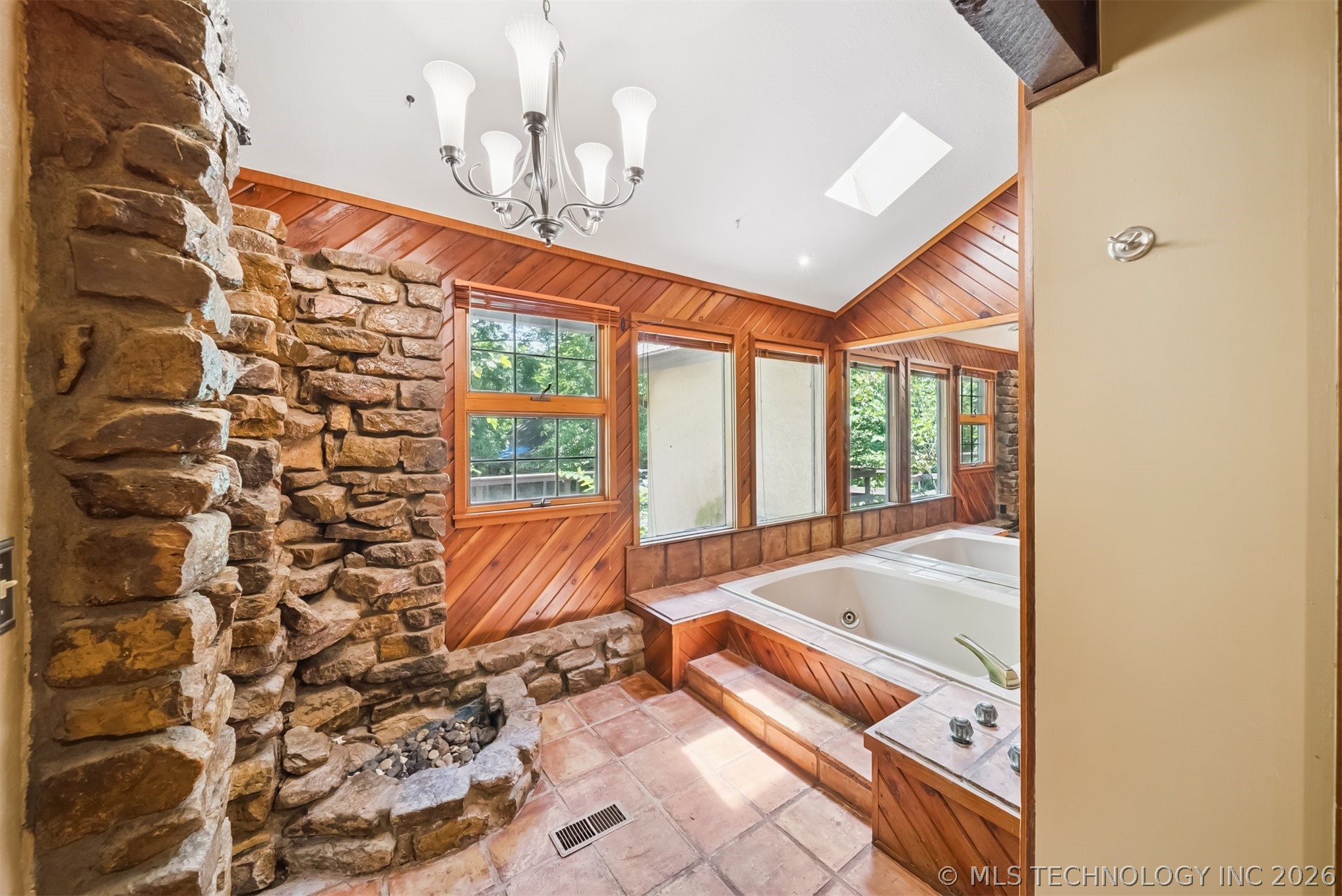 3116 E 71st Street Property Photo 14