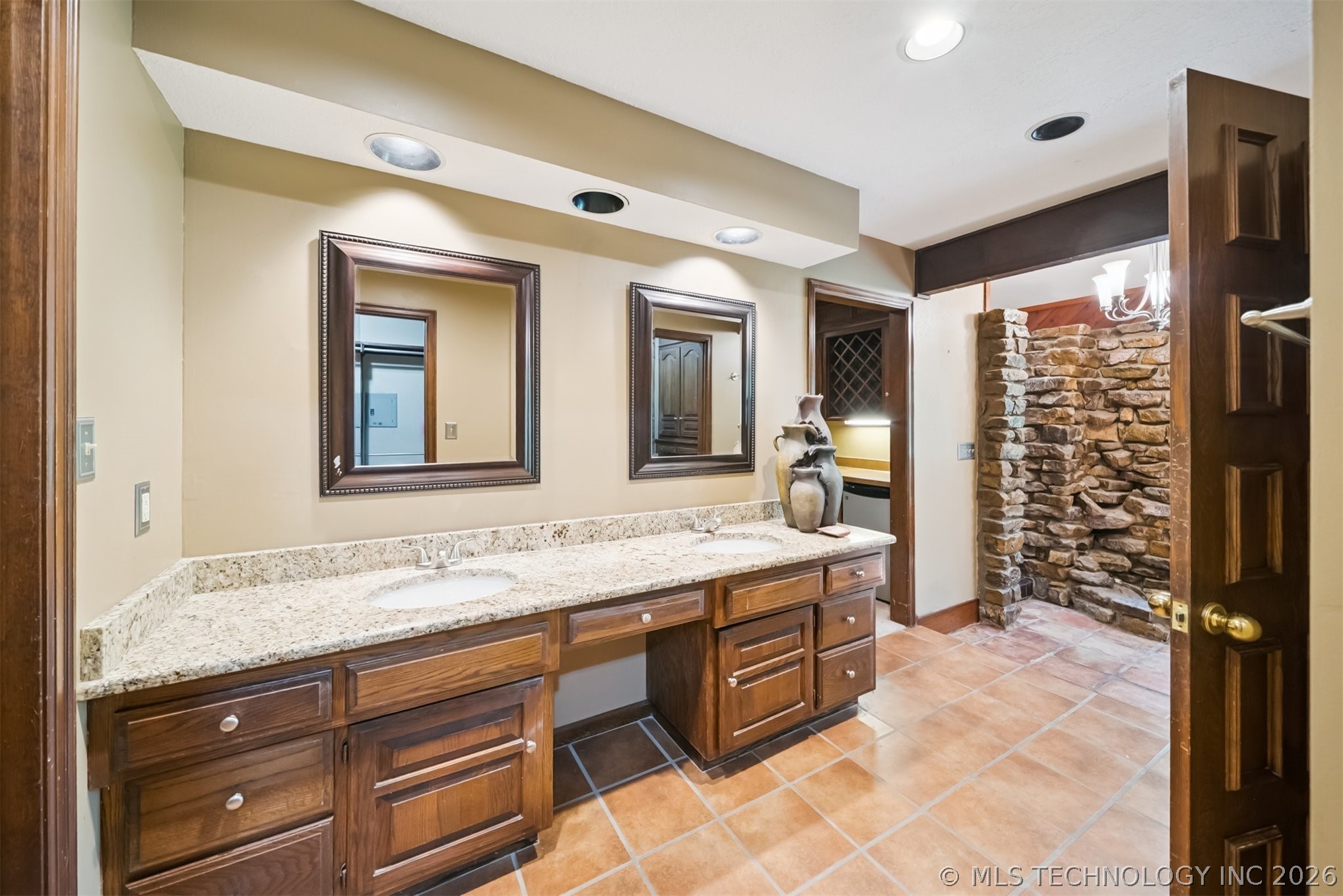 3116 E 71st Street Property Photo 20