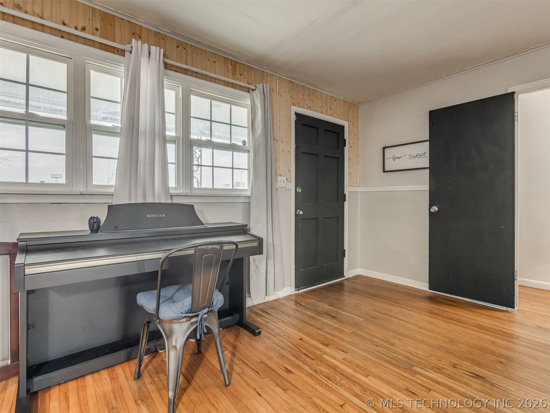 4886 S Vancouver Avenue Property Photo 5