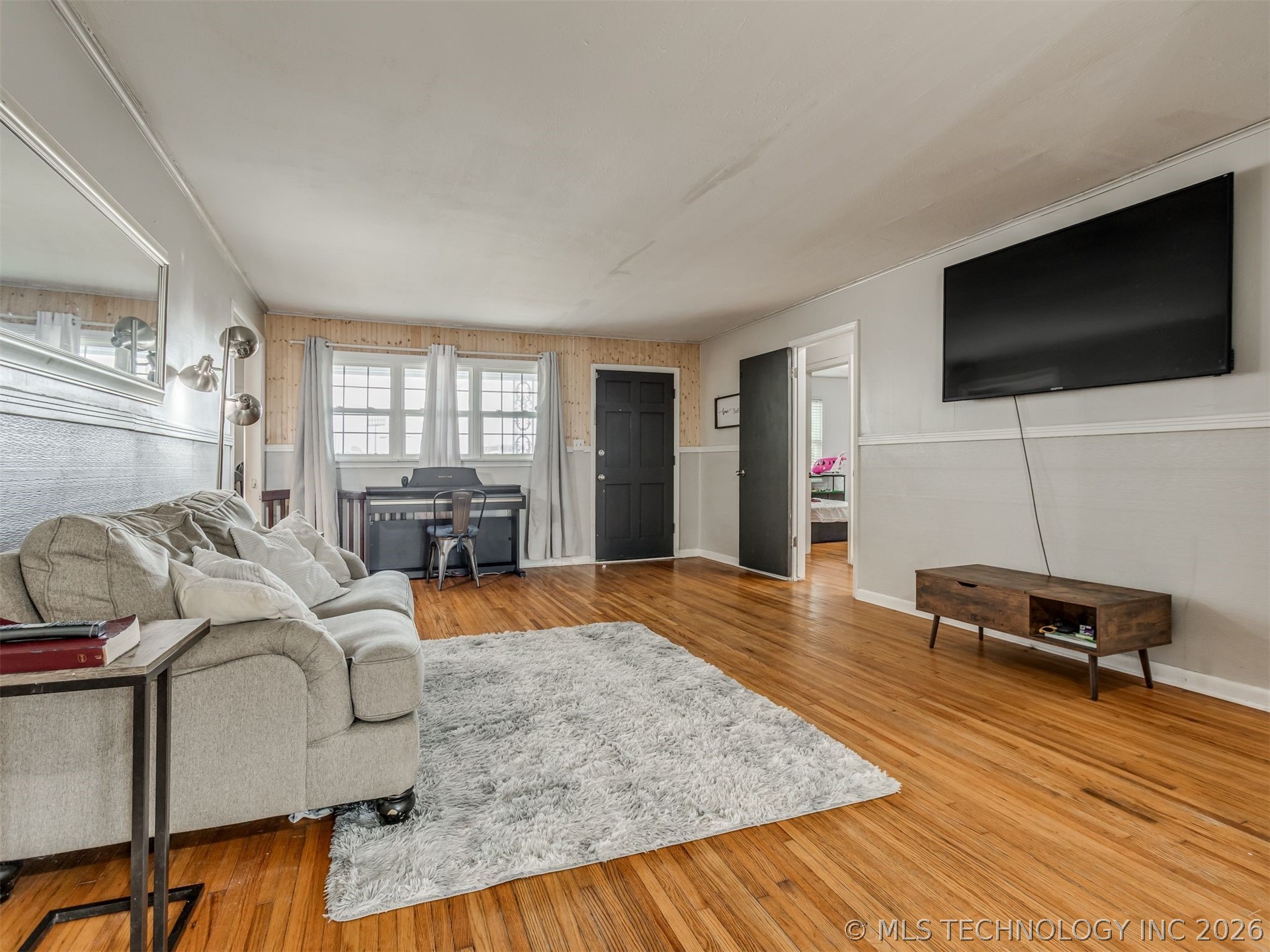 4886 S Vancouver Avenue Property Photo 8