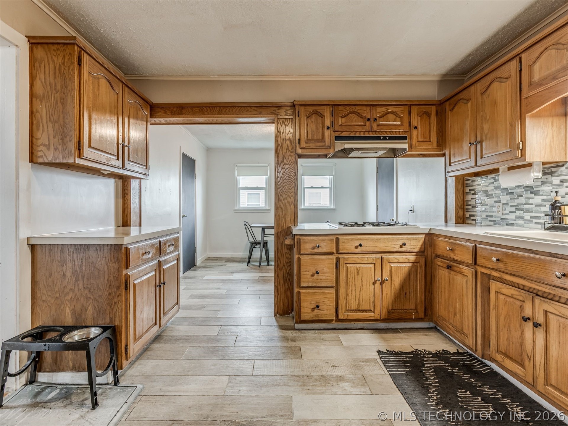 4886 S Vancouver Avenue Property Photo 12